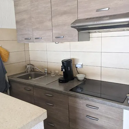 T2 Climatise 4 Pers. Avec Parking, Front De Mer, - Fr-1-797-10 * Пор-ла-Нувель